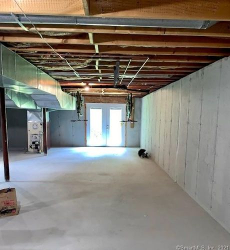 8 Cypress Rd, Uncasville CT  06382-1420 exterior