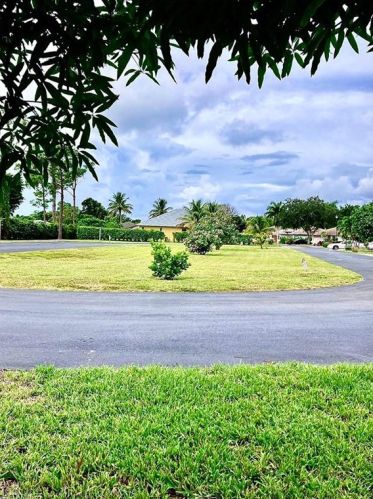 5024 Catalina Ct, Naples, FL 34112-6992