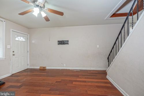 308 Water St, Gloucester, NJ 08030-2426