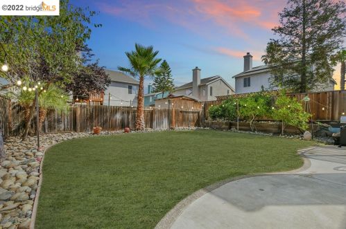 2060 Springbrook Ct, Oakley CA  94561-4113 exterior