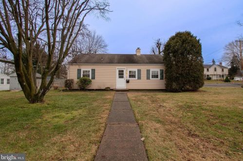 807 Pennsylvania Ave, Southampton, PA 18966-3405