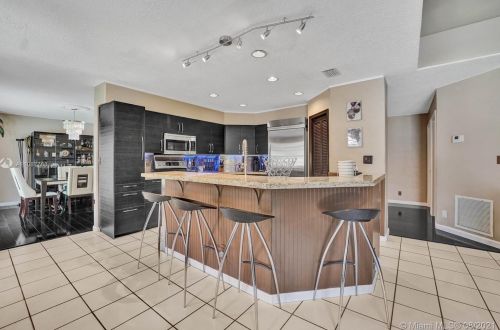 955 203 Ave, Hollywood FL  33029-3440 exterior