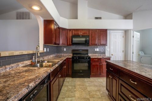 2064 Desert Palms Dr, Bullhead City AZ  86426-8803 exterior