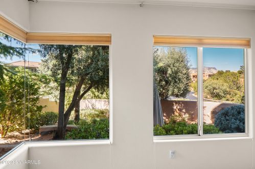 12 Linda Vis, Sedona AZ 86336-5067 exterior