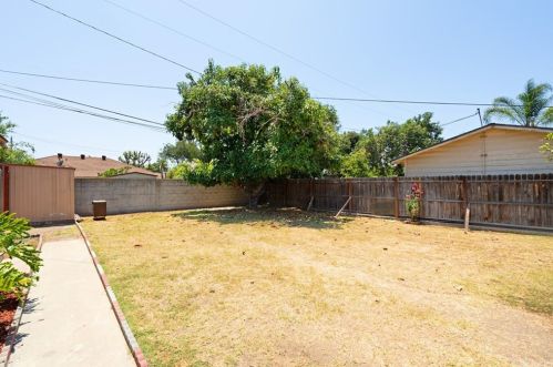 7862 Kingbee St, Downey CA  90242-3420 exterior