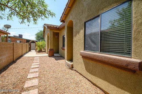 3759 Tyndall Ave, Tucson, AZ 85719-1639