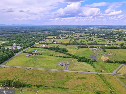 12950 Lemaster Dr, Nokesville VA  20181-2457 exterior