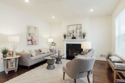 38 Walnut St, Little Falls NJ  07424-1402 exterior