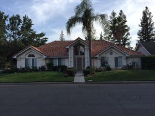 1693 Salem Ave, Fresno, CA 93720-2328