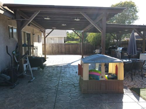 217 Riverdale Ave, Vacaville CA  95687-6420 exterior