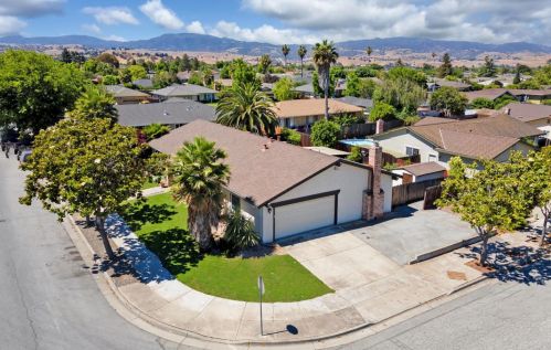 1700 Highland Dr, Hollister, CA 95023-5918