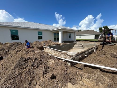 312 16th Ter, Cape Coral, FL 33909-5283
