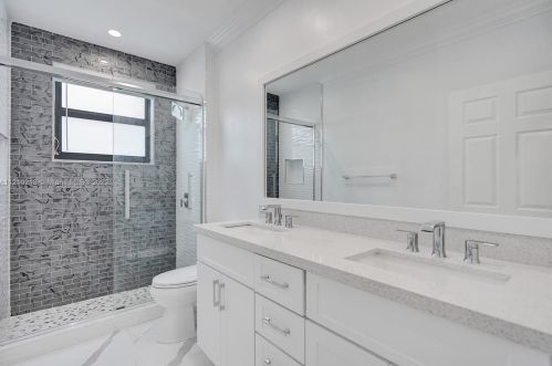 3821 185th Ave, Hollywood FL  33029-2712 exterior