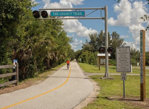 8313 Lightfoot Dr, Nokomis FL  34275-3211 exterior