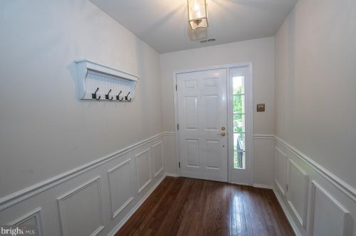 104 Weatherstone Dr, Paoli PA  19301-1920 exterior