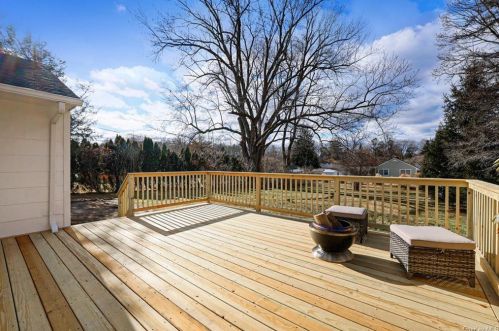 2603 Mercer Ct, Yorktown Hgts NY  10598-3103 exterior