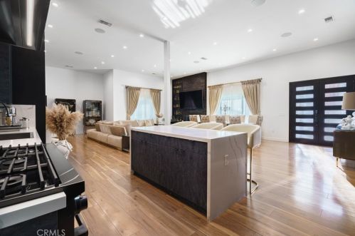 3411 Chevy Chase Dr, Glendale CA  91206-1418 exterior