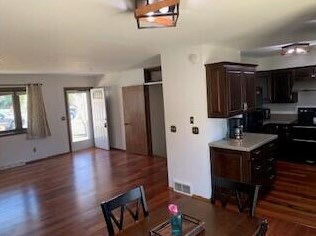 1310 Glen Ct, West Bend WI  53090-1718 exterior