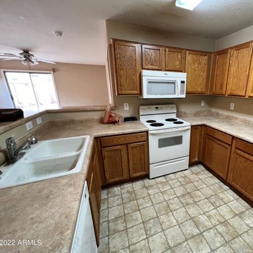 329 Phantom Dr, Casa Grande, AZ 85122-8023