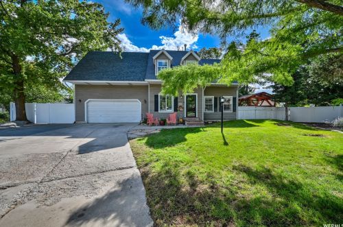 9066 Newcastle Cir, Sandy, UT 84093-2881