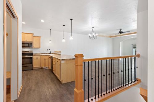 1919 Hidden Hollow Ln, Manitowoc, WI 54220-7164