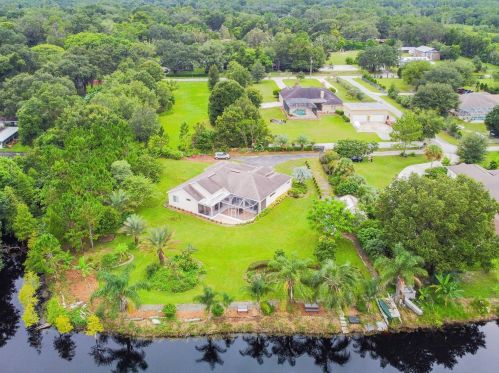 1511 Hanna Pond Ln, Lutz, FL 33549-8210