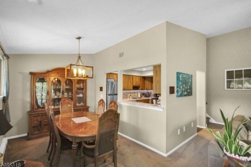 2 Meadowview Dr, Annandale NJ  08801-1516 exterior