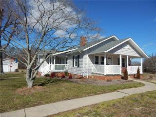 5736 Howell School Rd, Jonesville, NC 28642-9562