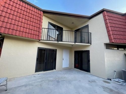 3846 Victoria Dr, West Palm Beach, FL 33406-4925
