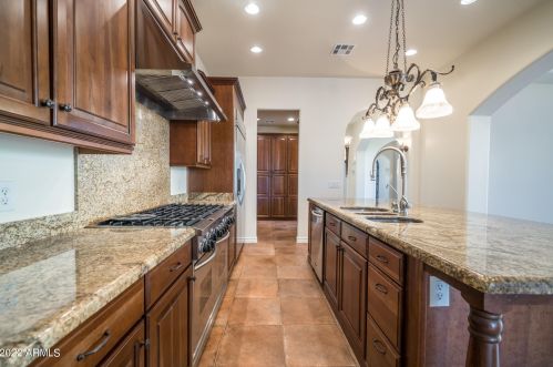 3437 Valerie Dr, Chandler AZ  85286-2371 exterior