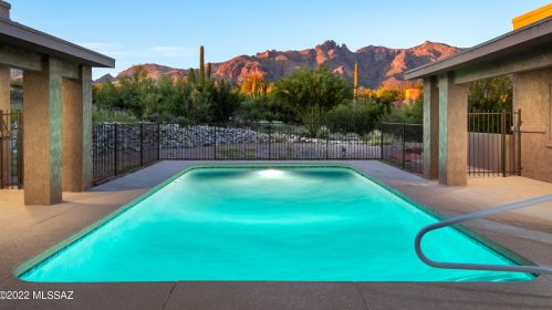 2745 Camino La Brinca, Tucson, AZ 85718-3117