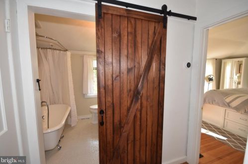 6745 Fayette St, Haymarket VA  20169-2916 exterior