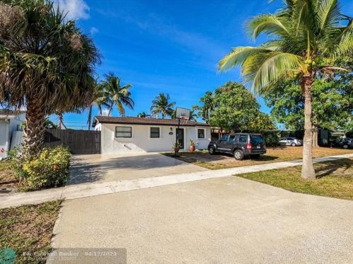 5751 Daphne Dr, West Palm Beach, FL 33415-7158
