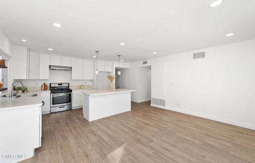 2169 Marvel Ave, Simi Valley CA  93065-2211 exterior