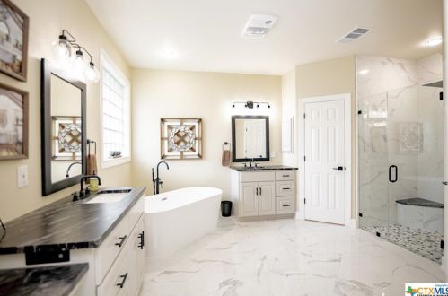 101 Legend Dr, Victoria TX  77904-3854 exterior