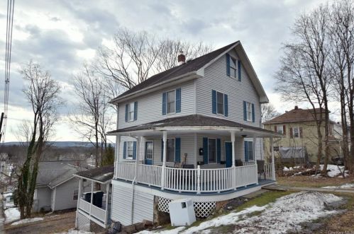 214 Prospect Ave, Maybrook, NY 12543-1043
