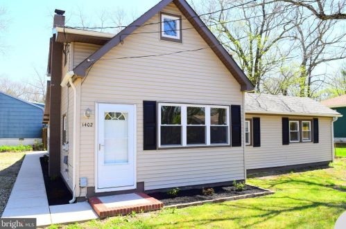 1402 Lakeshore Dr, Browns Mills, NJ 08015-1902