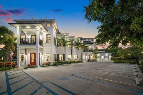 230 George Bush Blvd, Delray Beach, FL 33444-4035