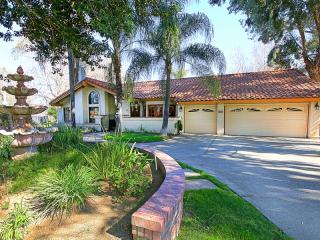 1551 Hillcrest St, Pomona, CA 91768-4121
