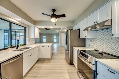 2121 18th Ave, Cape Coral, FL 33990-4707
