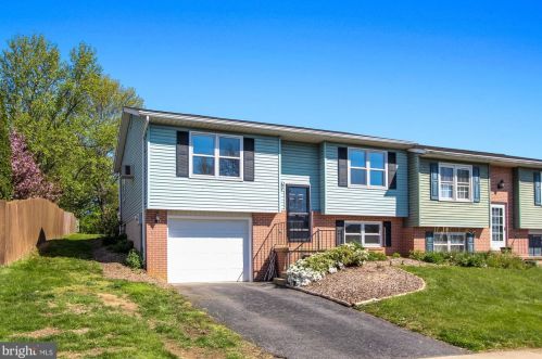516 Cherry St, Longlevel, PA 17368-1123