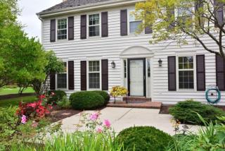 12714 Meadow Cir, Thiensville, WI 53092-1100