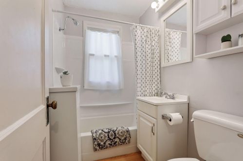 100 Hatch Ave, Saint Paul MN 55103-1329 exterior