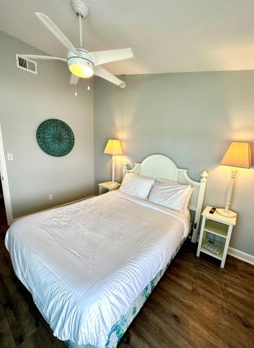 1804 Gulf Bch Dr, Saint George Island FL  32328-2827 exterior