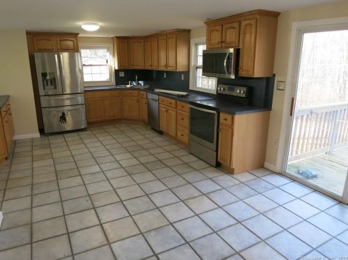 105 Haddam Colchester Tpke, Moodus, CT 06469-1240