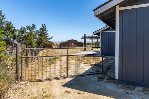 8255 Settlers Pl, Lake Nacimiento CA  93446-8364 exterior