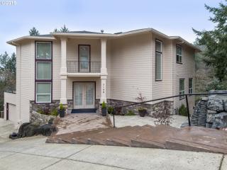 8158 Liz Pl, Beaverton, OR 97007-6250