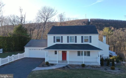 42 Overlook Dr, Primrose PA  17901-4028 exterior