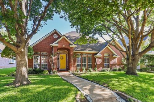 3923 Belton Dr, Dallas, TX 75287-4805