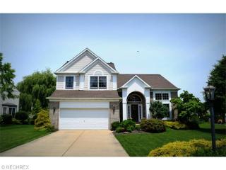 557 Continental Dr, Macedonia, OH 44067-3256